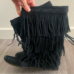Minnetonka Fringe Leather Boots | Size 8